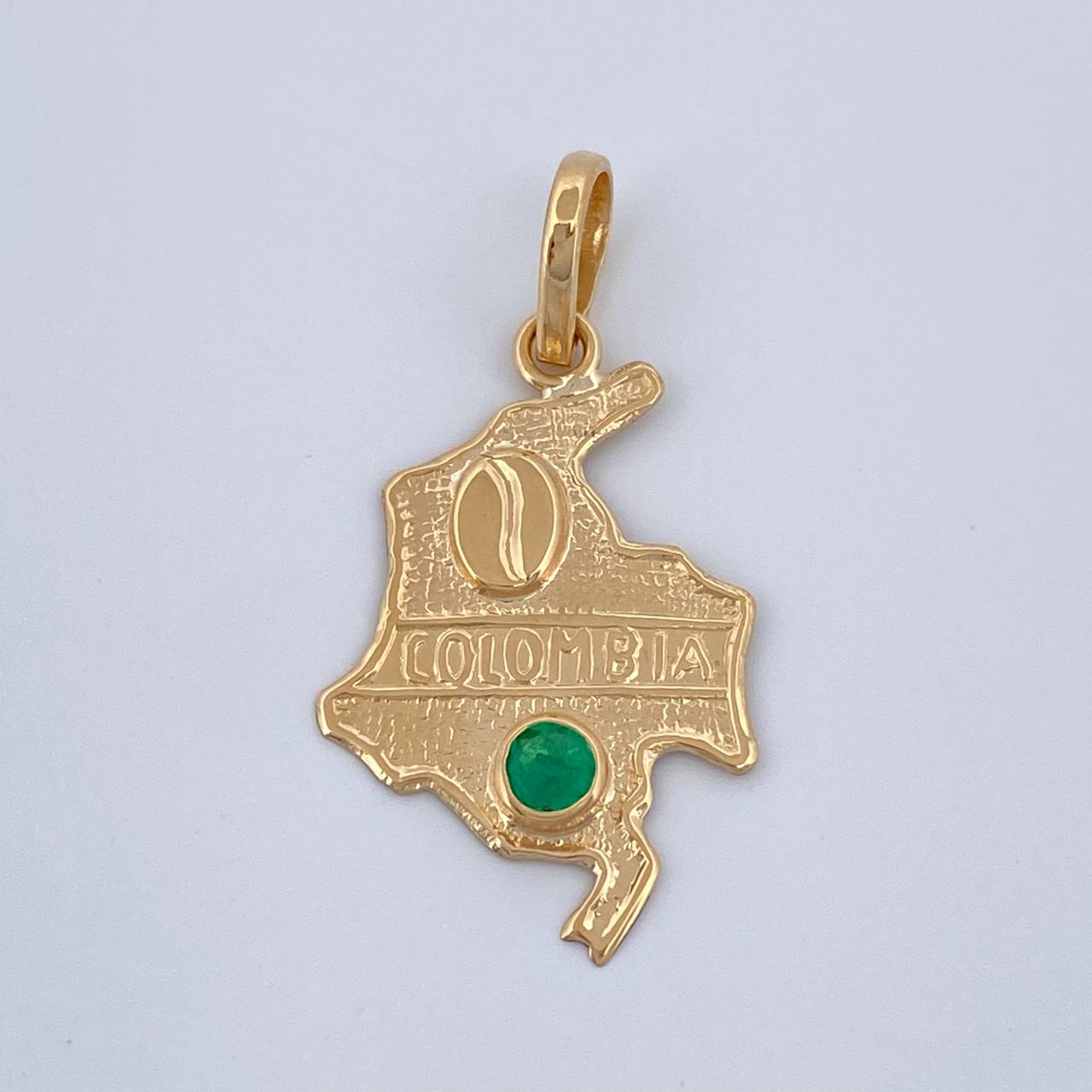 Dije Mapa de Colombia Esmeralda 11pts 1.1gr / 2.8cm / Oro Amarillo 18K &