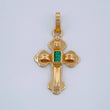 Dije Cruz Plana Esmeralda 0.6pts 0.75gr / 2.1cm / Oro Amarillo 18K