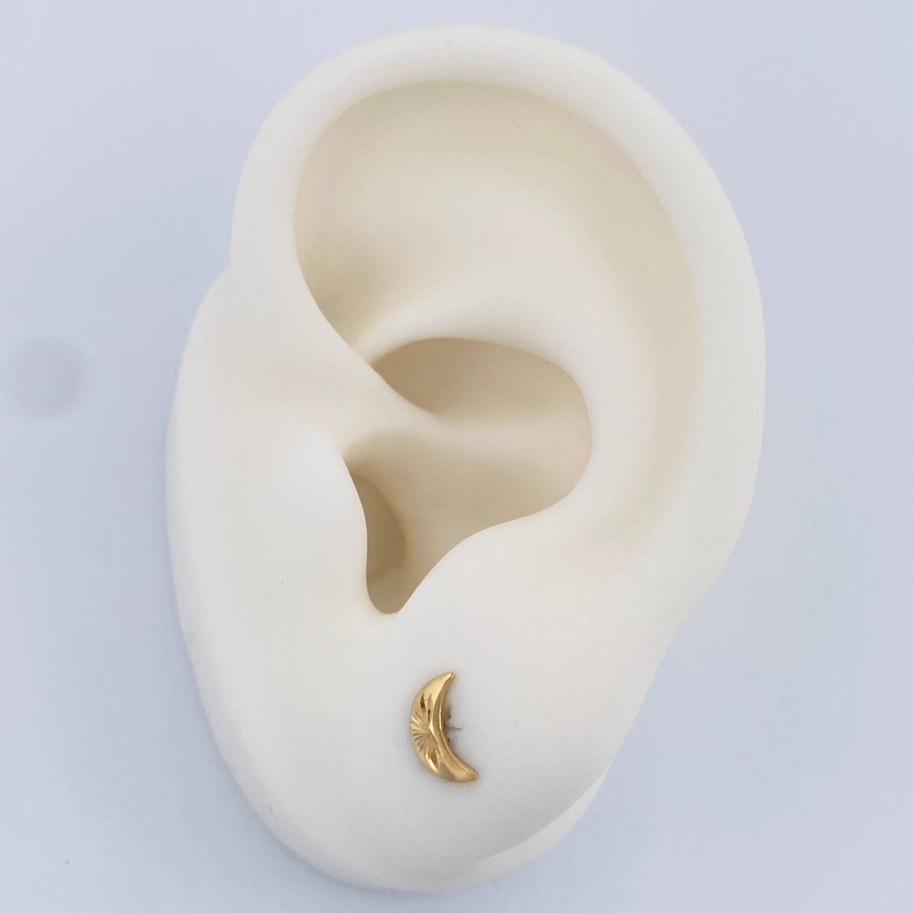 Topos Media Luna 0.65gr / Oro Amarillo 18K &