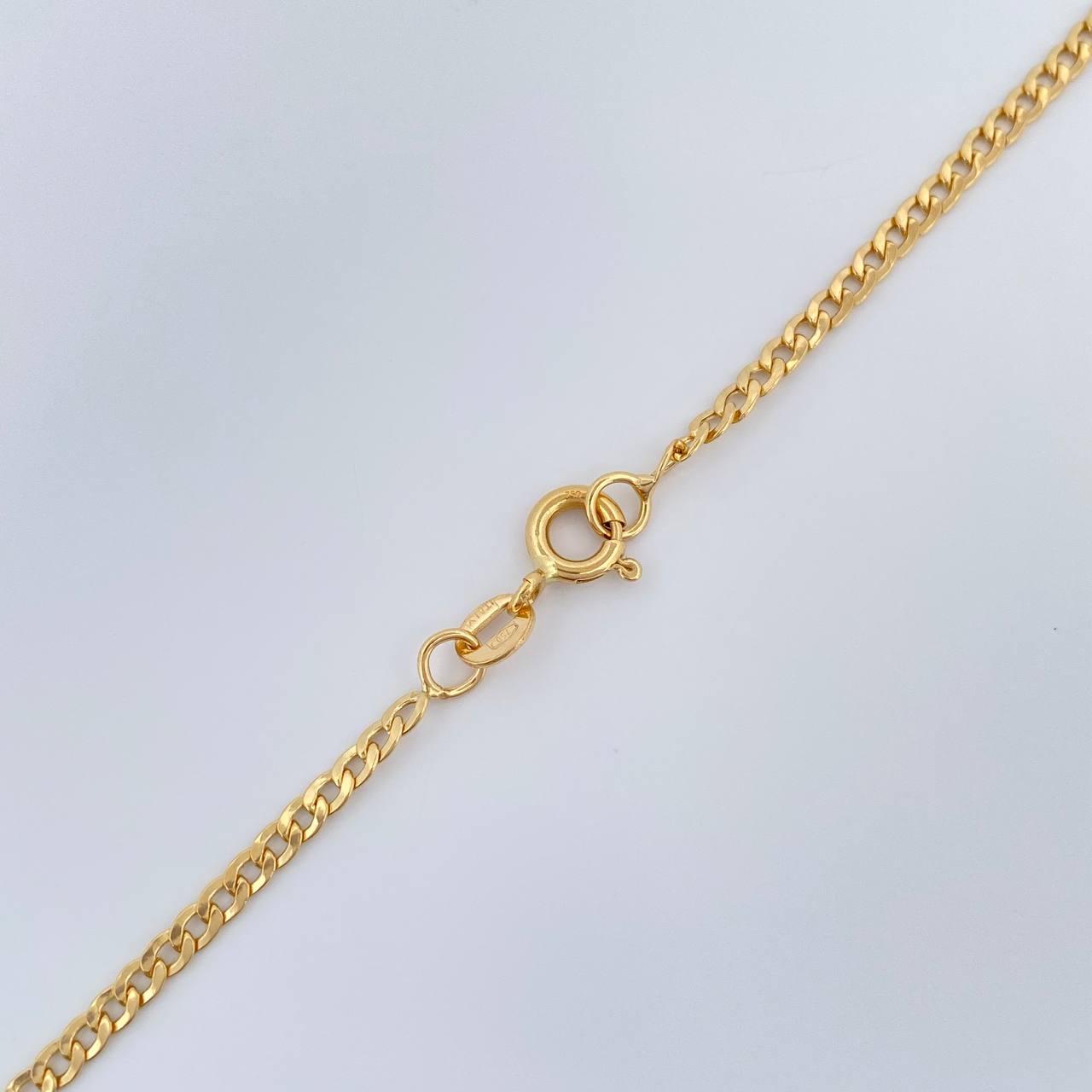 Cadena Cubana 3.55gr / 50.3cm / 2.26mm Oro Amarillo +1 18K $