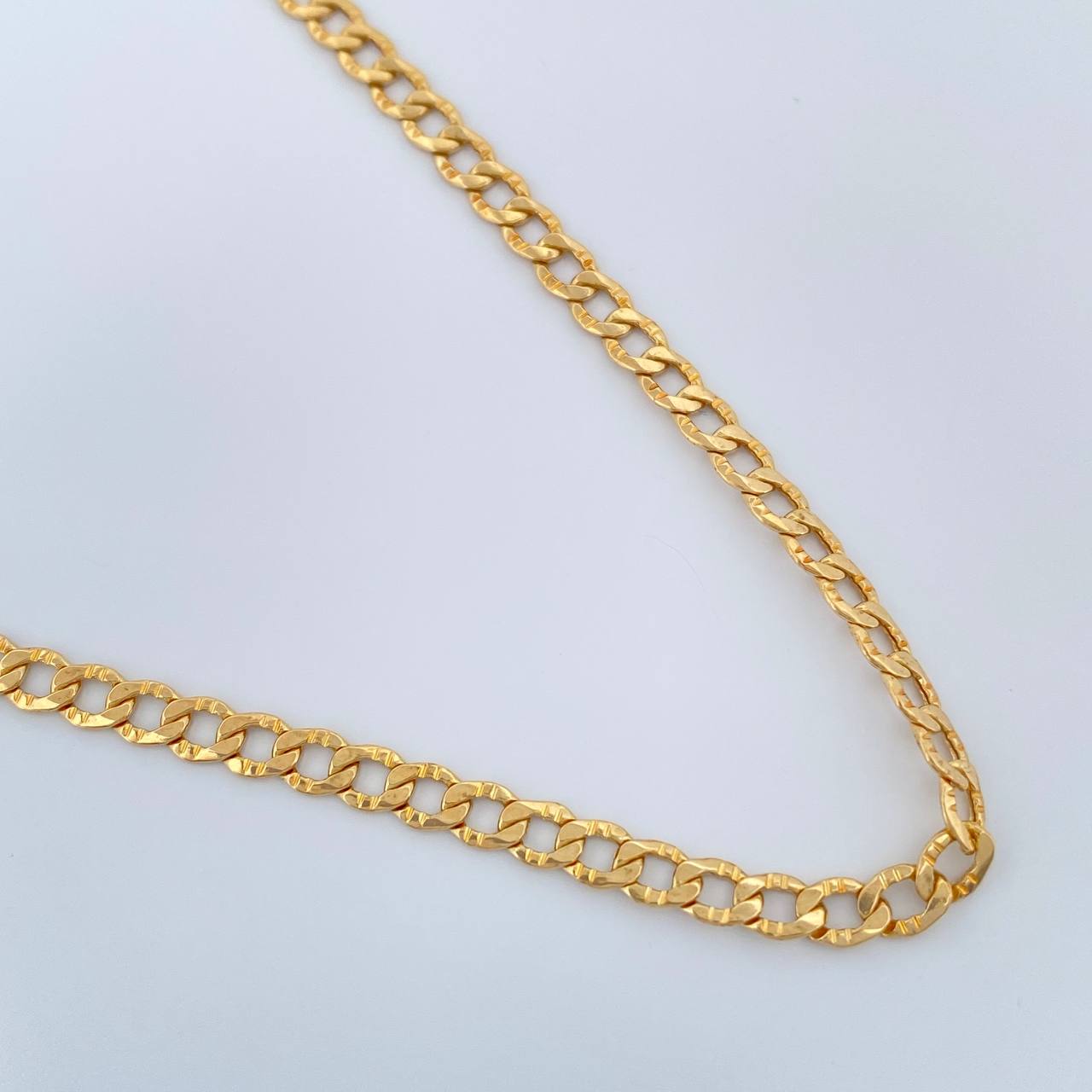 Cadena Cubana Diamantada 5.8gr / 60.5cm / 3.36mm Oro Amarillo +1 18K $