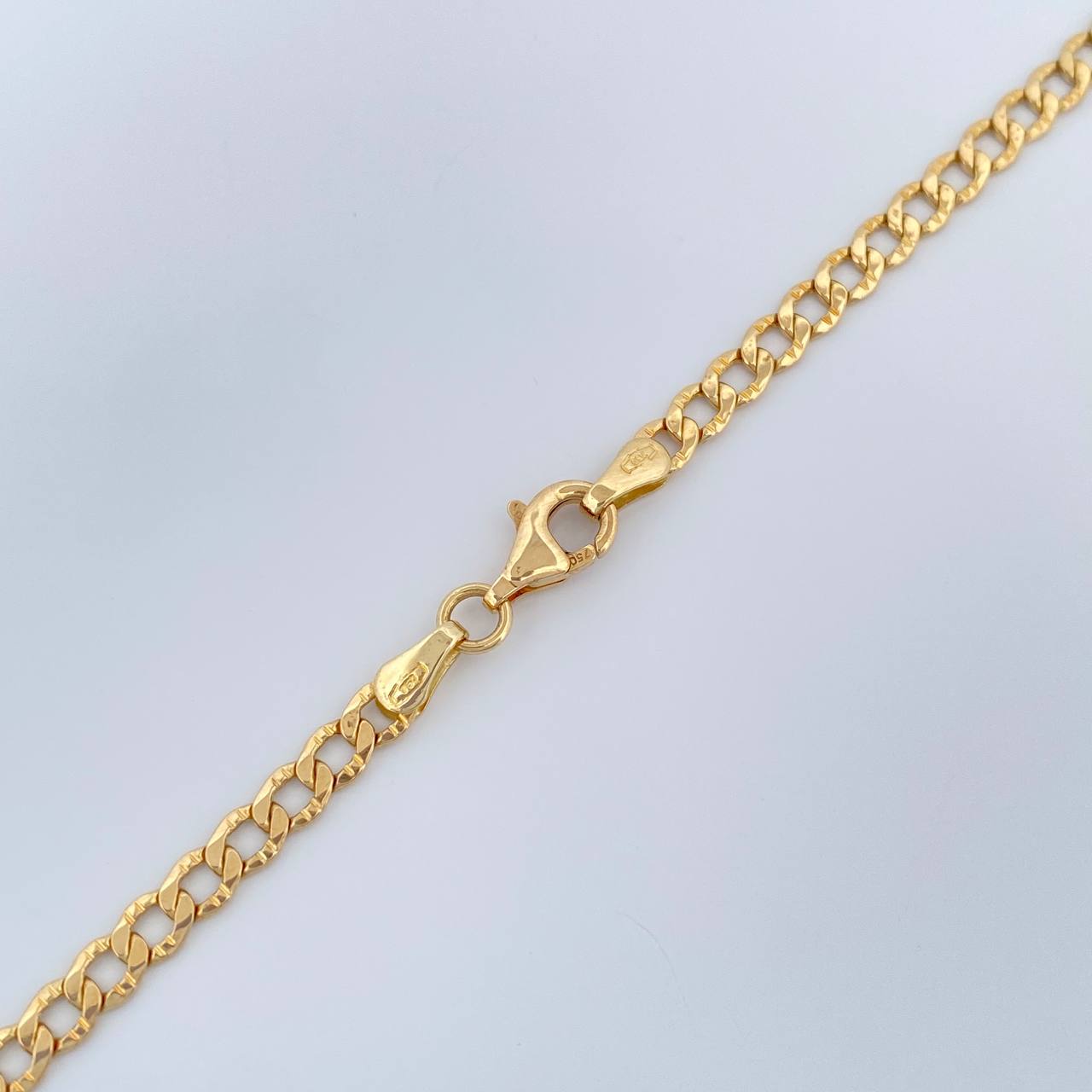 Cadena Cubana Diamantada 5.8gr / 60.5cm / 3.36mm Oro Amarillo +1 18K $