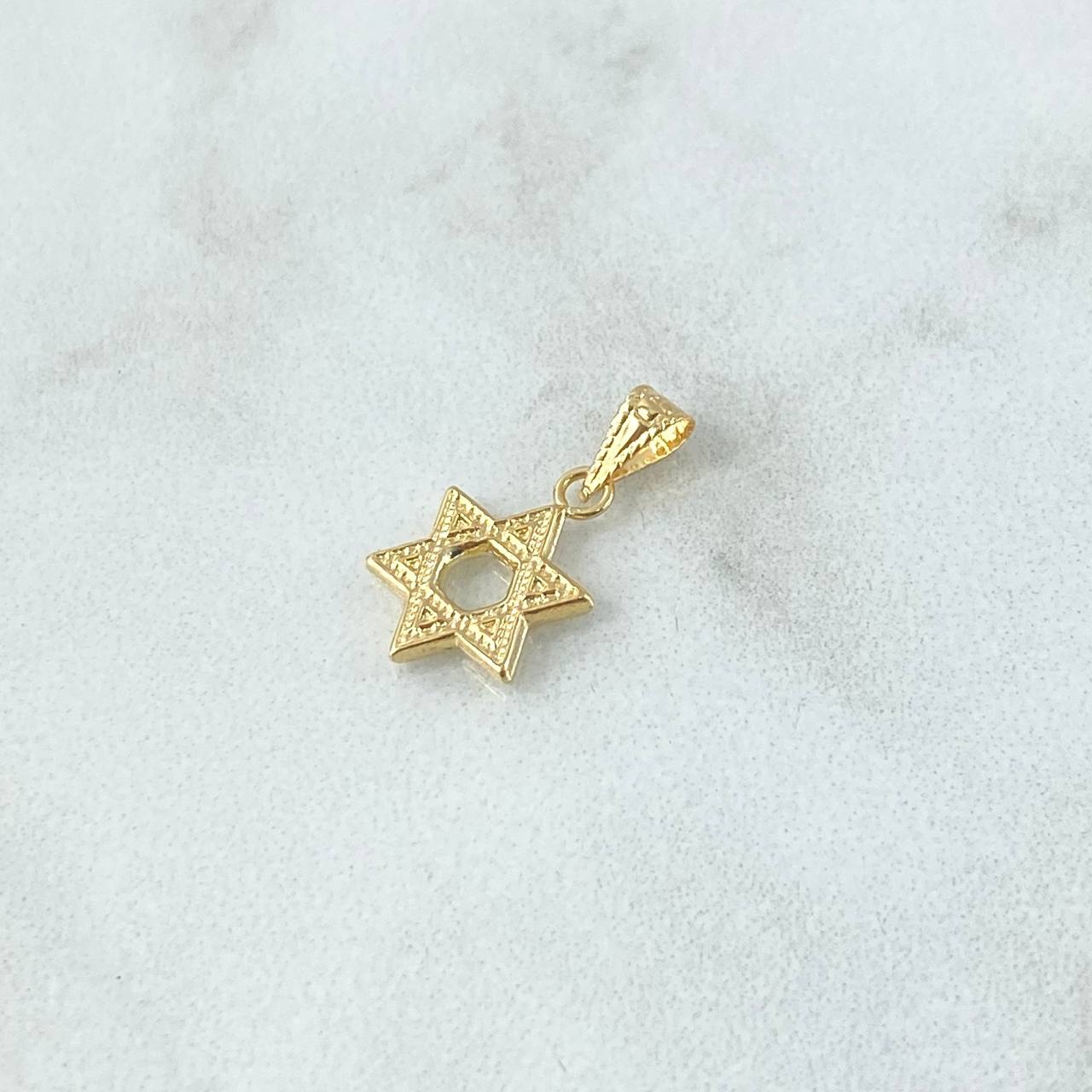 Dije Estrella De David 0.35gr / 1.5cm / Cargador Bordeado Oro Amarillo 18K *