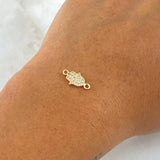 Herraje Mano Hamsa 0.6gr / 1.4cm / Circones Blancos Oro Amarillo 18K