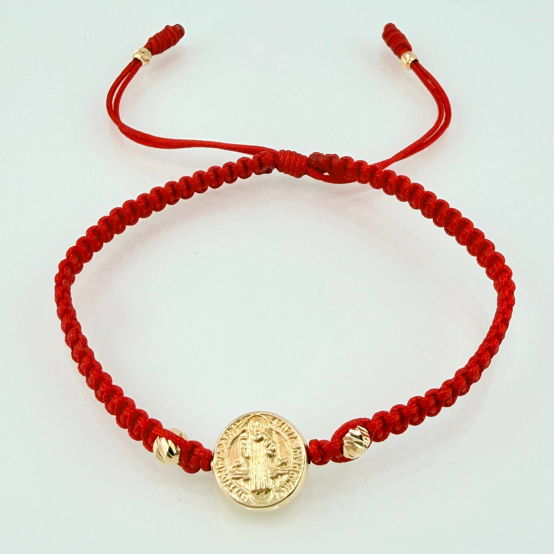 Pulsera Roja San Benito 3mm-4mm 4 Und Bolas Diamantadas Oro Amarillo 18K (A.C)