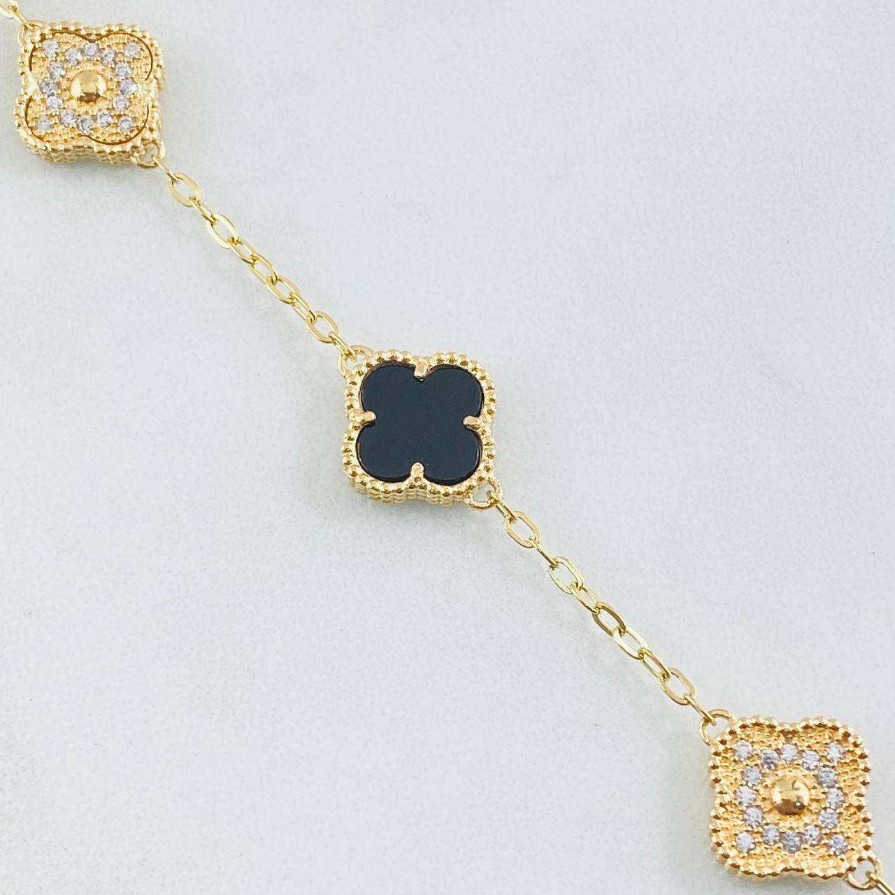 Pulso Trebol Onix Negro Diamantado 10gr / 20cm / Oro Amarillo Nac.Esp. 18K ©