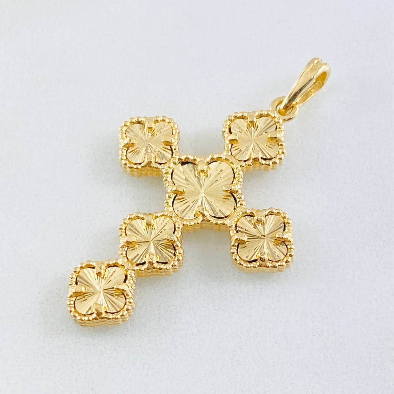 Dije Cruz Trebol Diamantado 5.1gr / 3.9cm / Oro Amarillo Nac.Esp. 18K