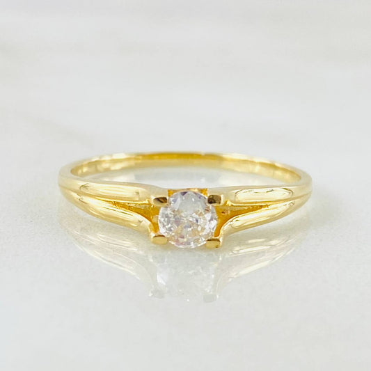 Anillo Solitario Liso Curvo 1.85gr / T6 3/4 / Oro Amarillo 18K *