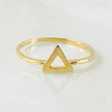 Anillo Silueta Triangulo 1gr / T6 1/2 / Oro Amarillo 18K ©