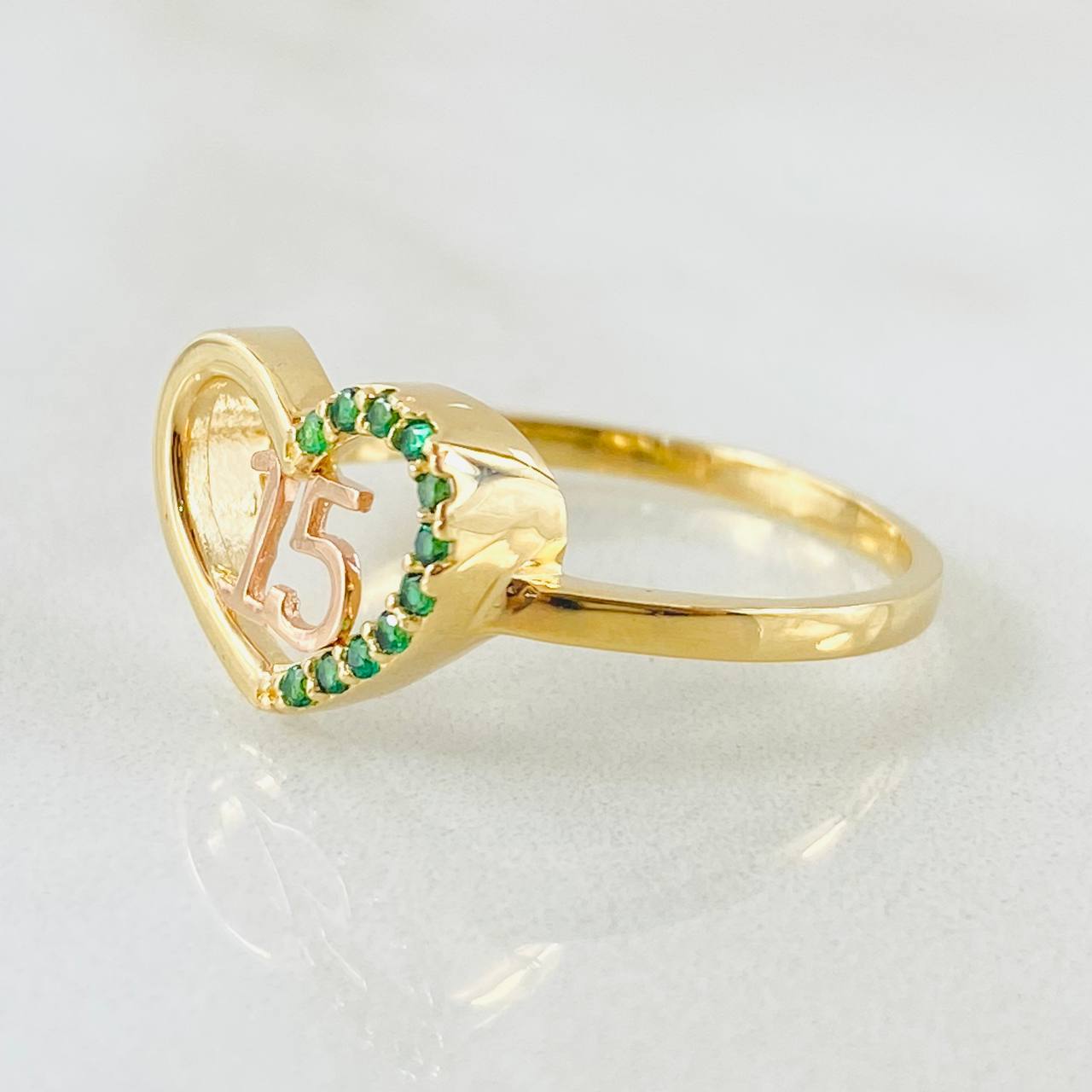 Anillo Quinces Corazón 2.95gr / T9 1/4 / Dos Oros Amarillo Rosa 18K