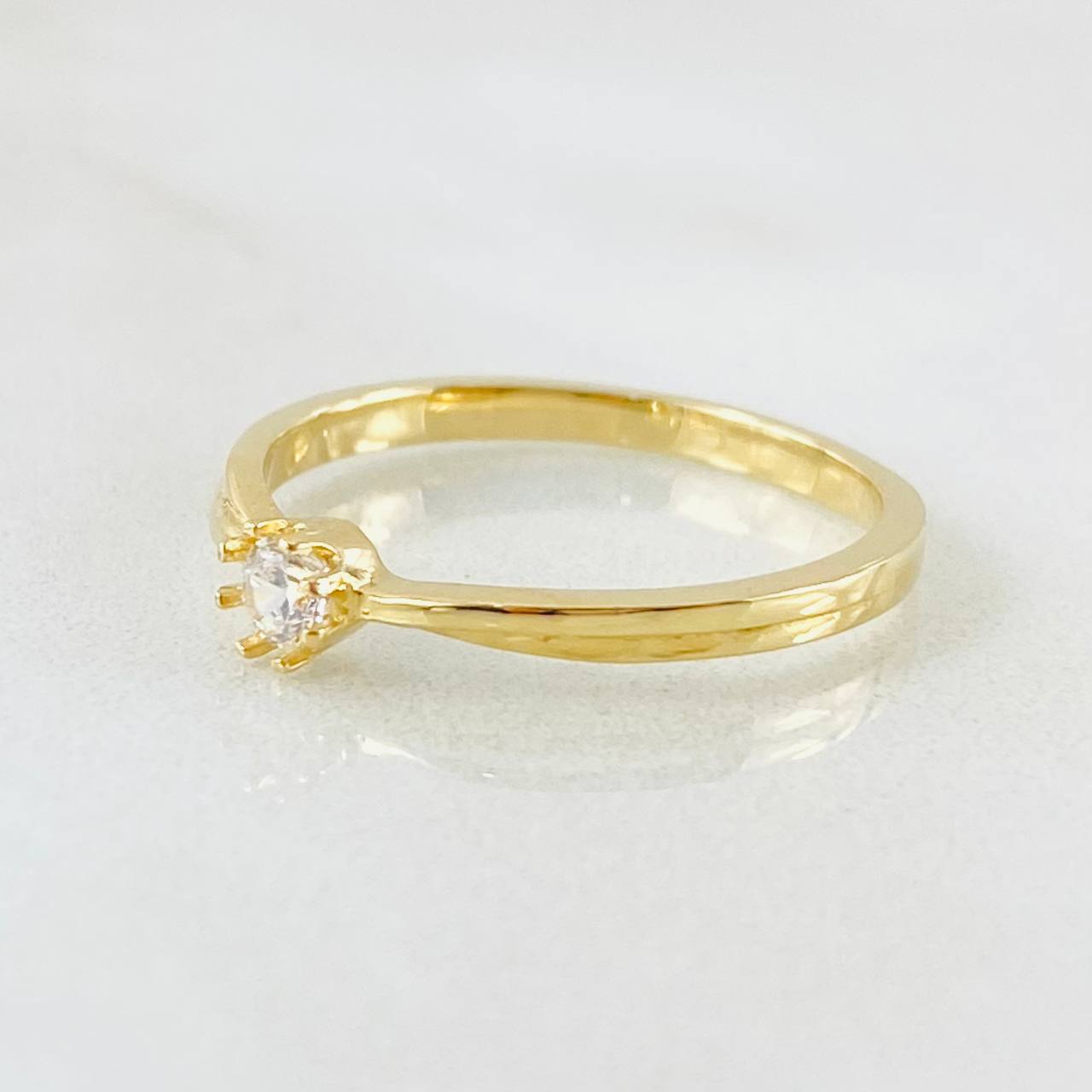 Anillo Solitario Redondo 1.95gr / T6 1/2 / Oro Amarillo 18K
