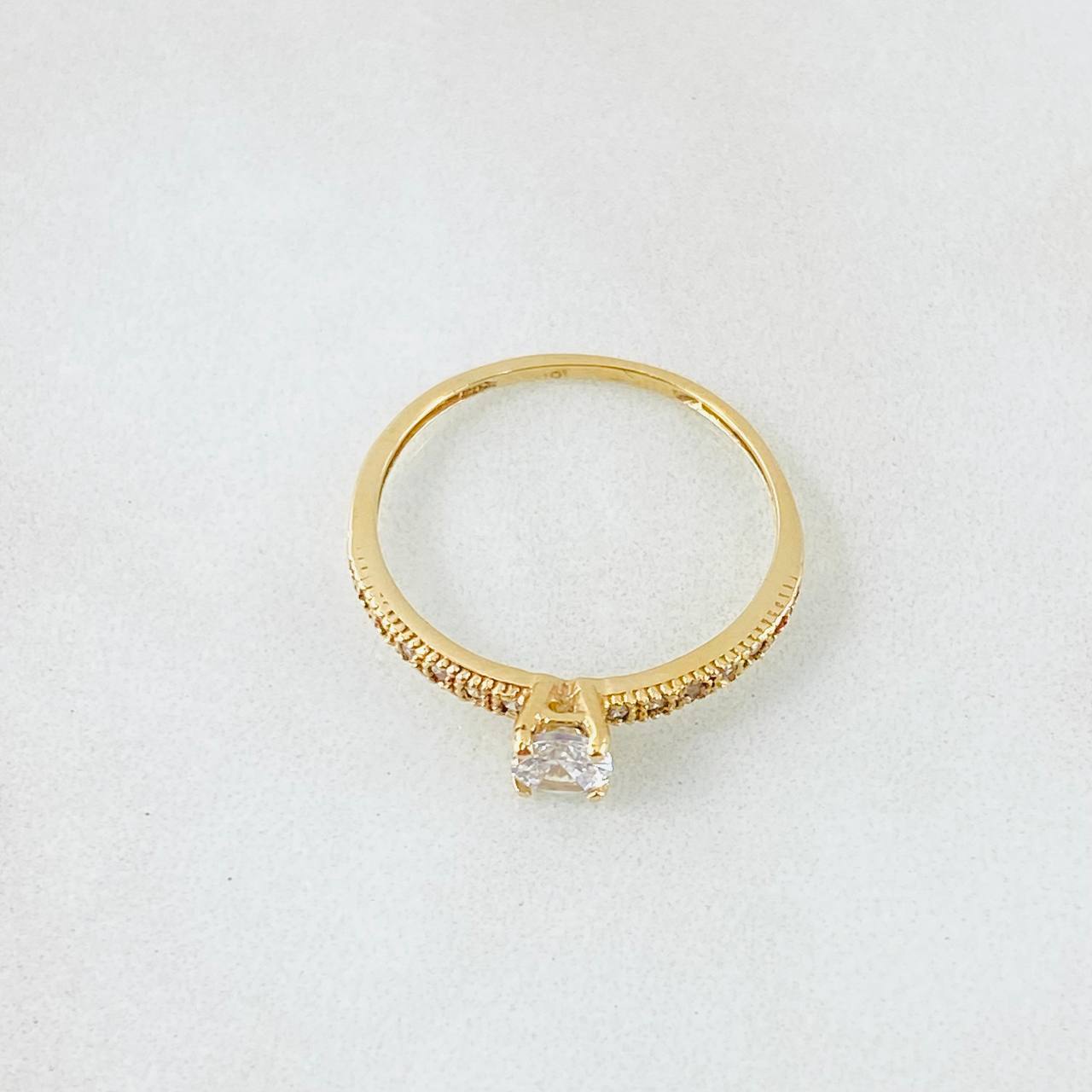Anillo Solitario Tupido 1.3gr / T6 / Oro Amarillo 18K