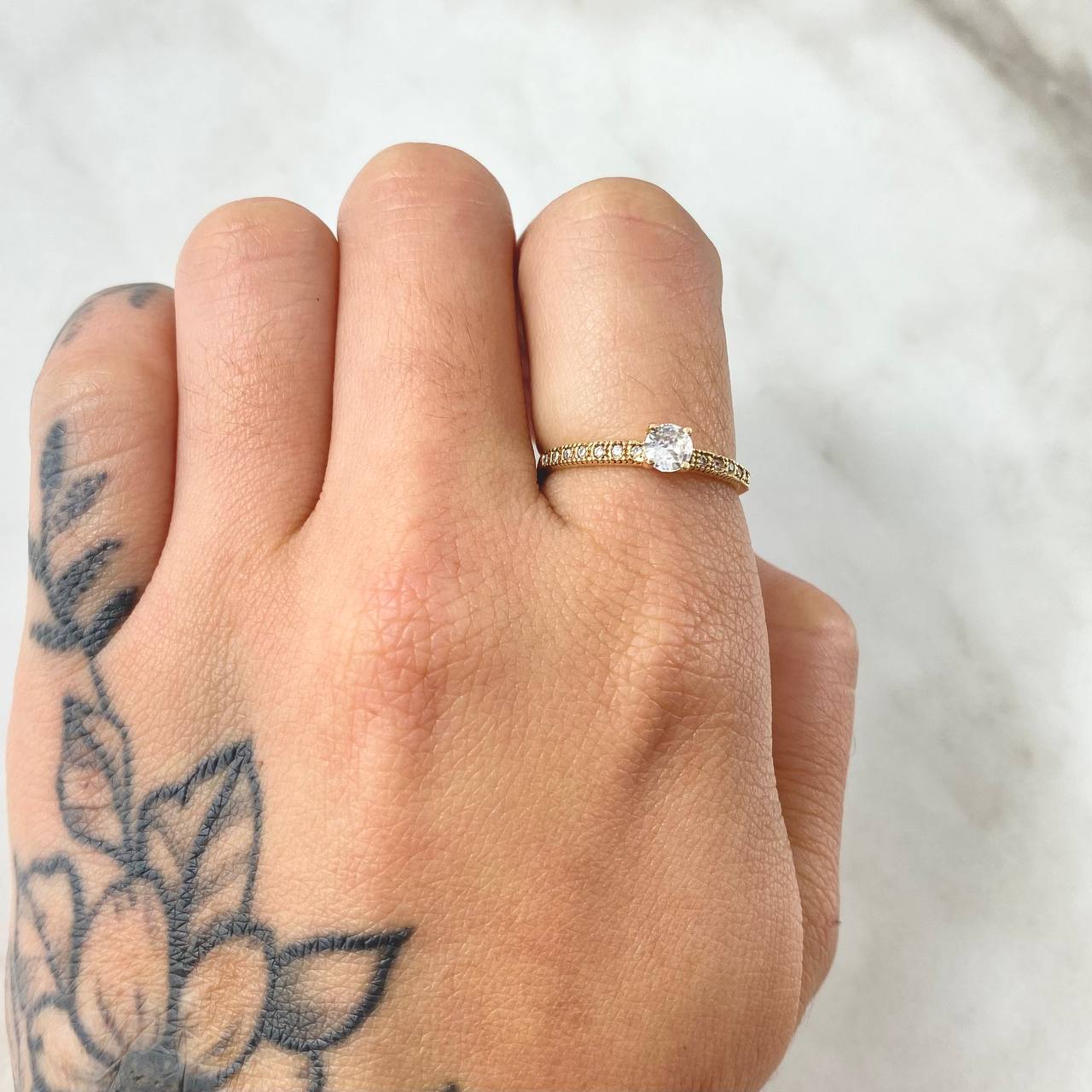 Anillo Solitario Cuatro Garras 1.65gr / T6 1/2 / Oro Amarillo 18K *