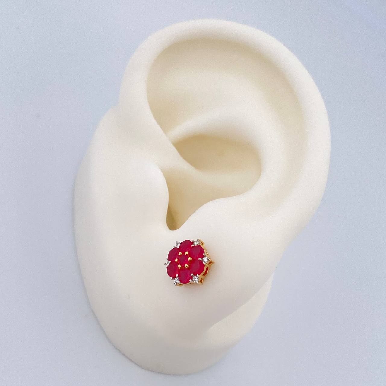 Topos Flor Ruby 2.2gr / Oro Amarillo 18K &