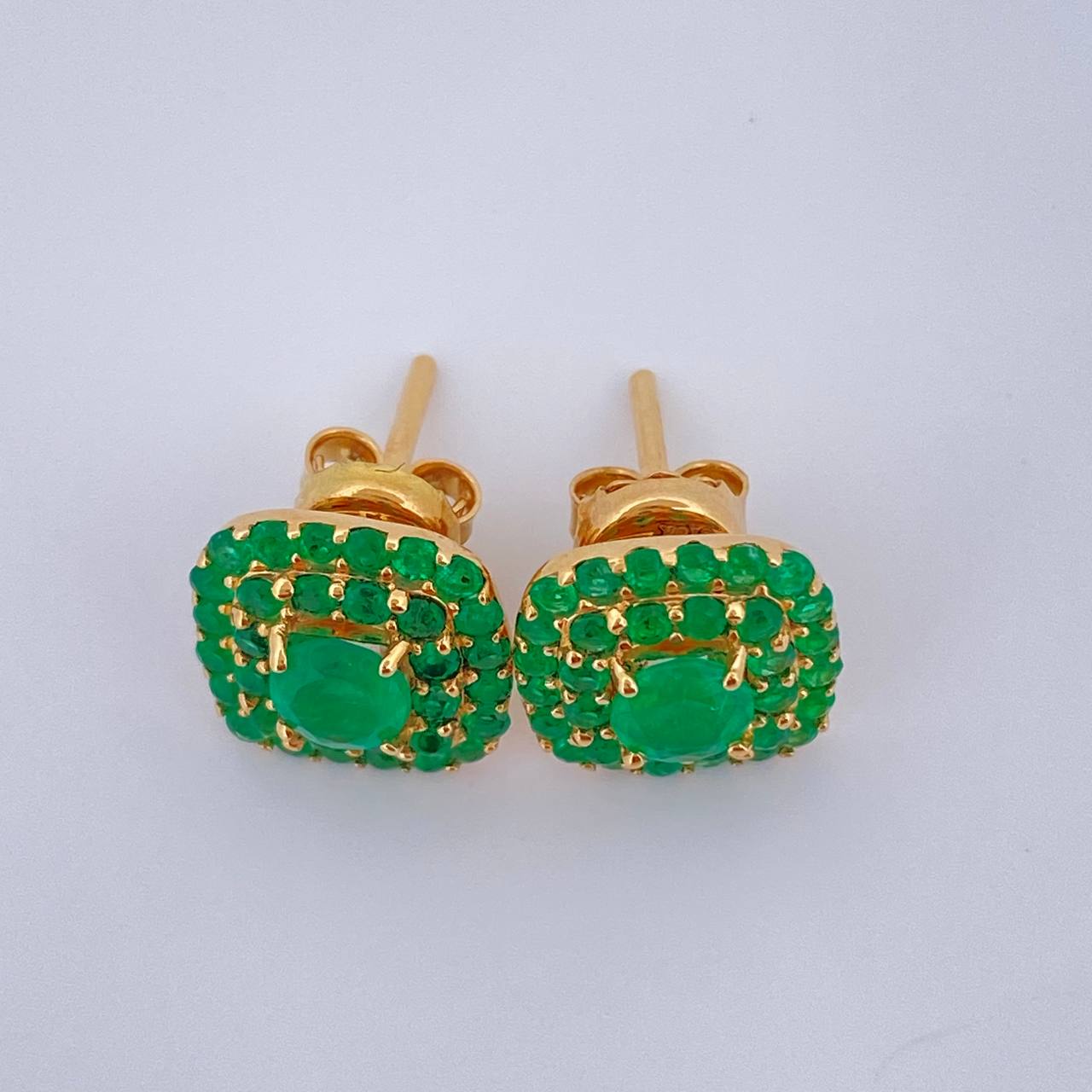 Topos Halo Cuadrado Esmeralda 2.85gr / Oro Amarillo 18K &