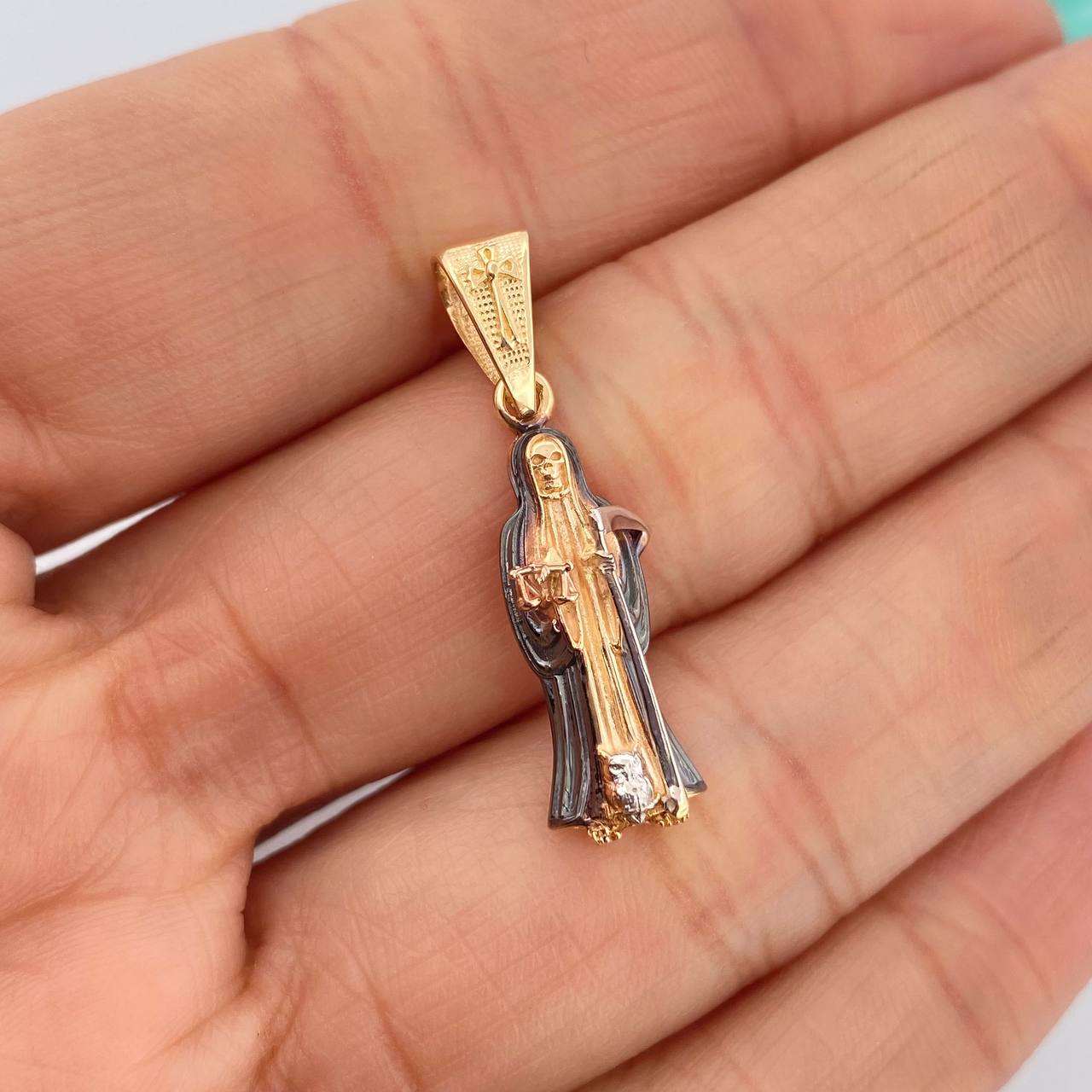 Dije Santa Muerte 2.45gr / 3cm / Tres Oros 18K &