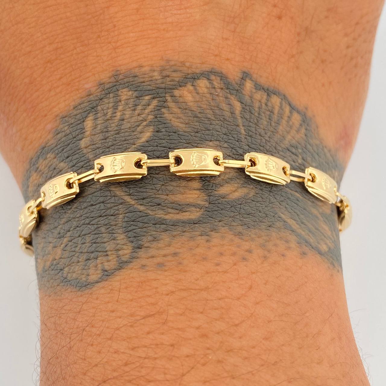 Pulso Rustico Corona 3.95gr / 21cm / 4mm Oro Amarillo 18K &