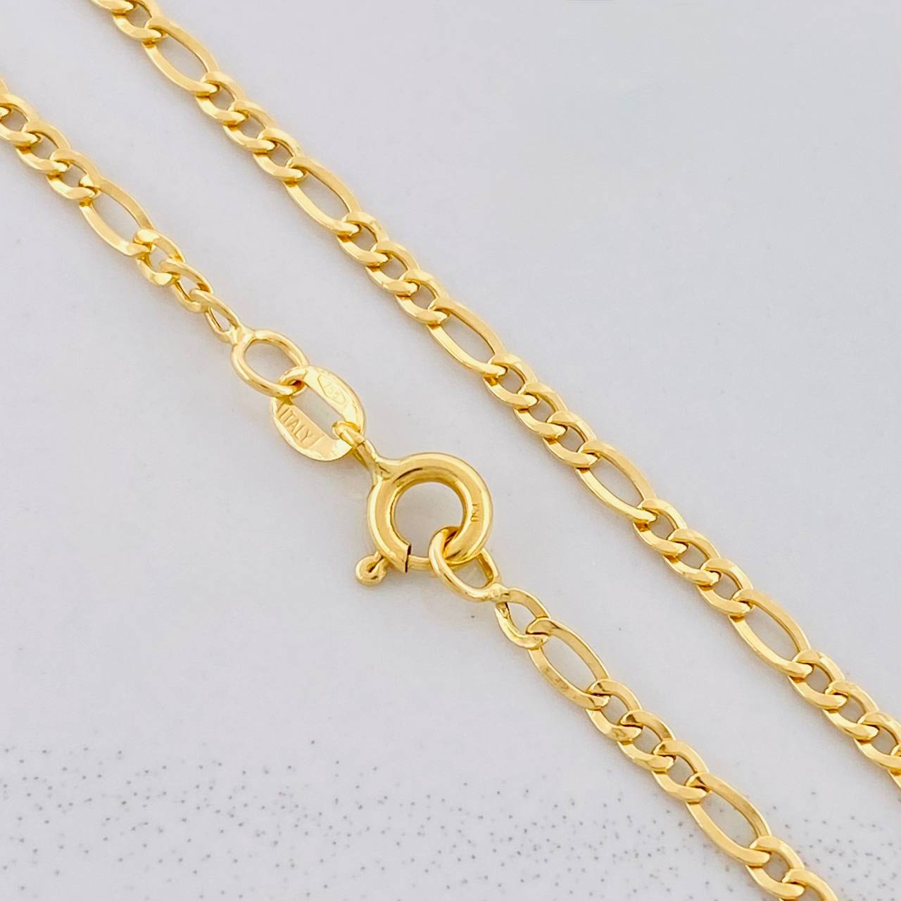 Cadena Figaro 3.35g / 50cm / 2.5mm Oro Amarillo 18K