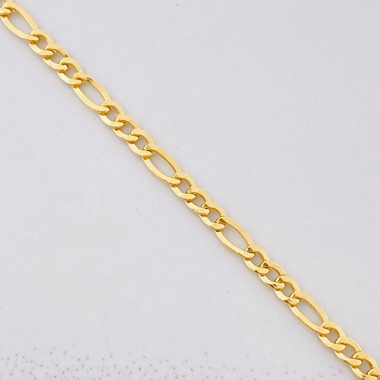 Cadena Figaro 2.75g / 45cm / 2.5mm Oro Amarillo 18K