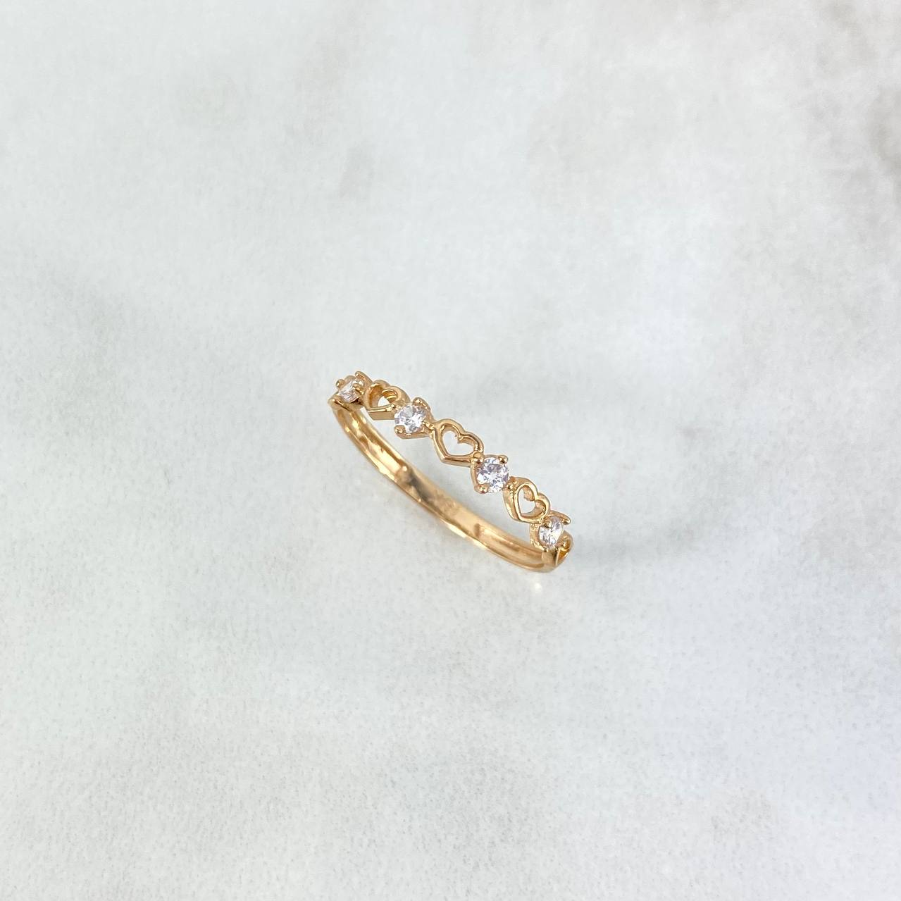 Anillo Corazones 1.1gr / T8 1/4 / Circones Blancos Oro Amarillo ©
