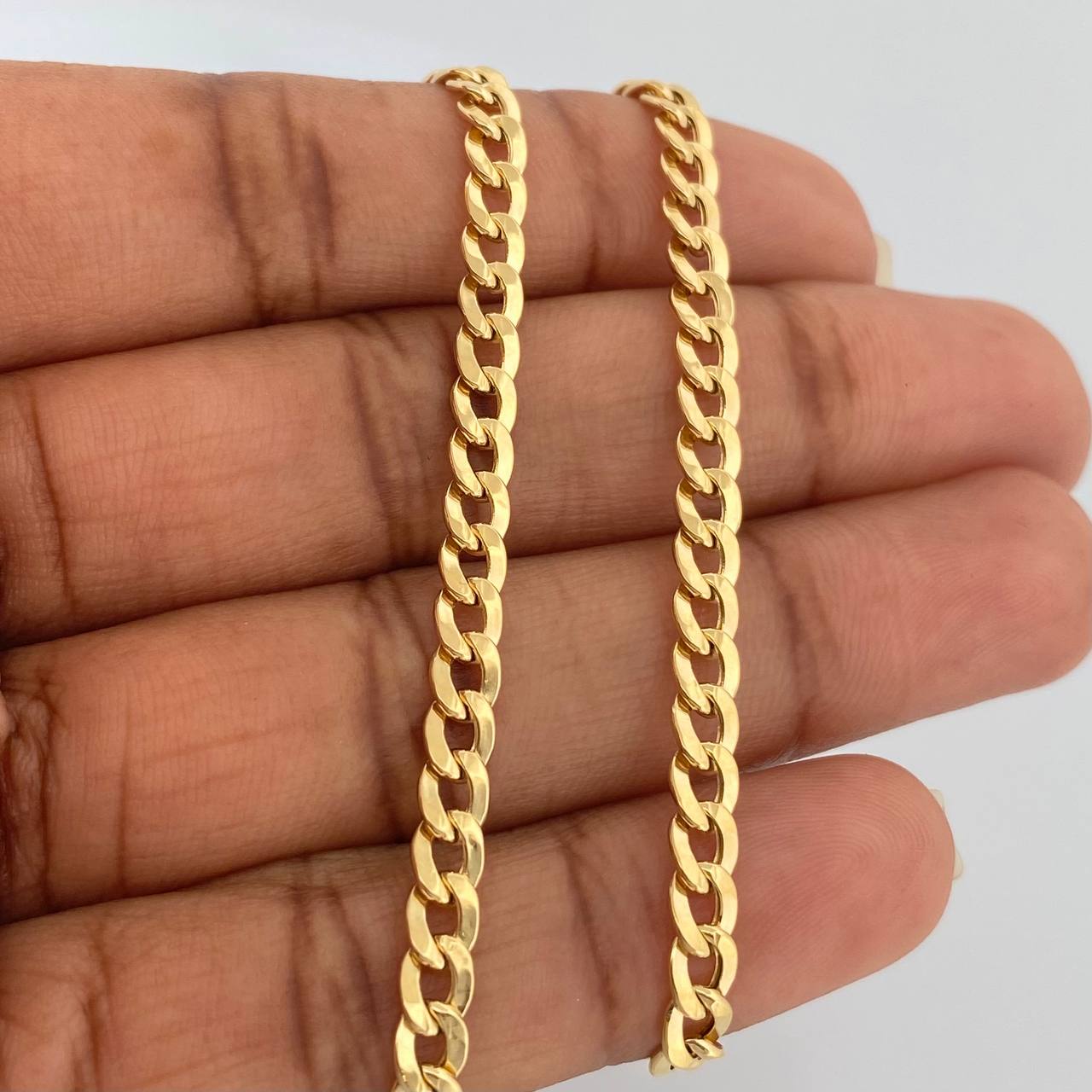 Cadena Cubana 7.35gr / 60.7cm / 3.85mm Oro Amarillo +1 18K $