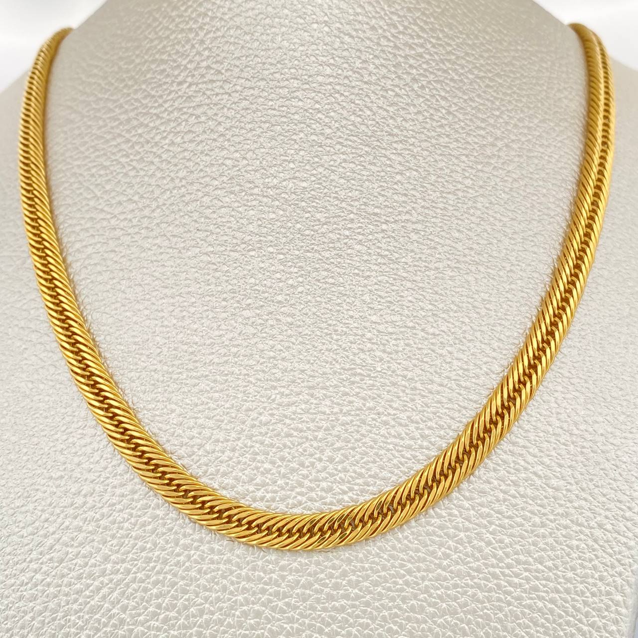 Cadena Cubana Reticulada 19gr / 60.3cm / 5.24mm Oro Amarillo +3 18K $