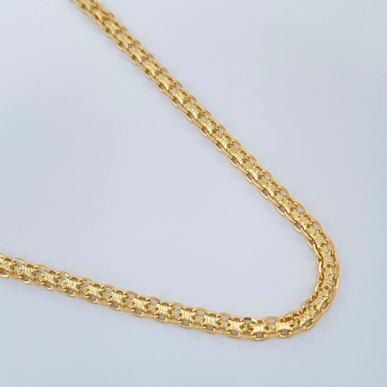 Cadena China 8.2gr / 60.5cm / 2.44mm Oro Amarillo +1 18K $