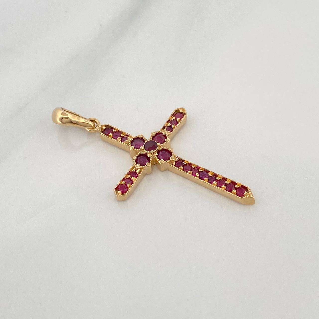 Dije Cruz Rubies 74Pts 2.3 g / 3.6 cm Oro Amarillo 18K
