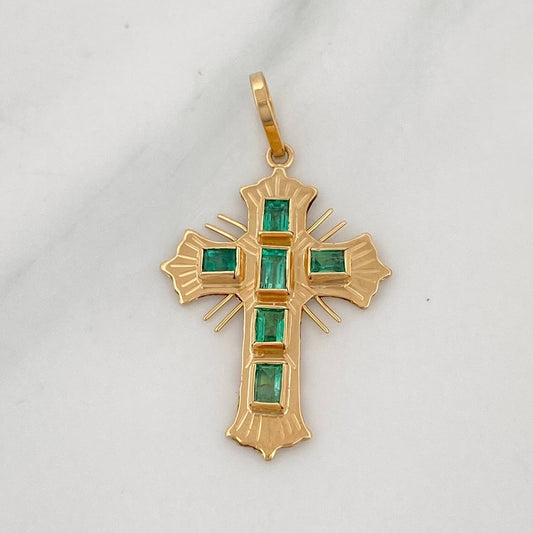 Dije Cruz Plana Esmeraldas 50Pts 1.8 g / 3.5 cm Oro Amarillo 18K