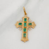 Dije Cruz Plana Esmeraldas 50Pts 1.8 g / 3.5 cm Oro Amarillo 18K