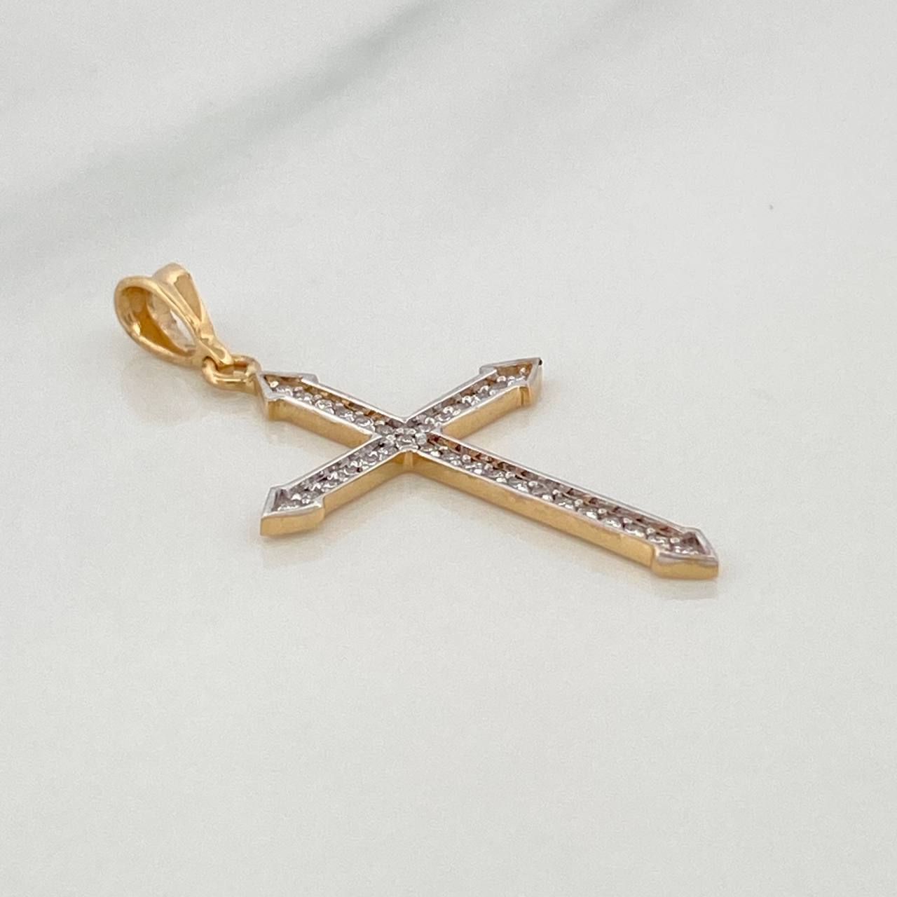 Dije Cruz Tupida Diamantes 19Pts 1.15 g / 3.3 cm Dos Oros Amarillo Blanco 18K