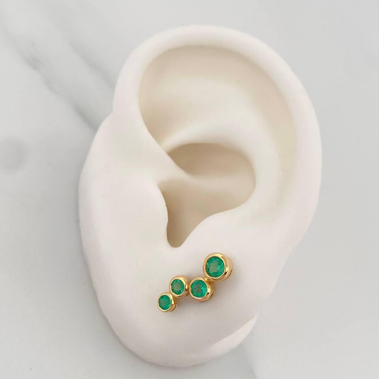 Topos Circulos Esmeraldas 64Pts 2.25 g / 14 mm Oro Amarillo 18K