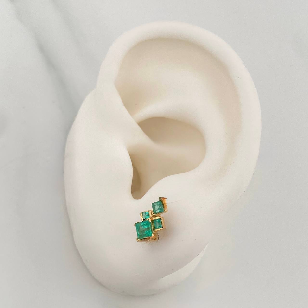 Topos Destello Esmeraldas 73Pts 1.8 g / 5.8 mm Oro Amarillo 18K