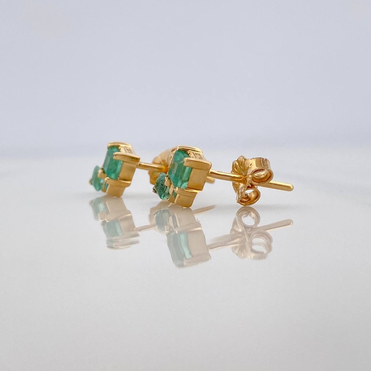 Topos Destello Esmeraldas 73Pts 1.8 g / 5.8 mm Oro Amarillo 18K