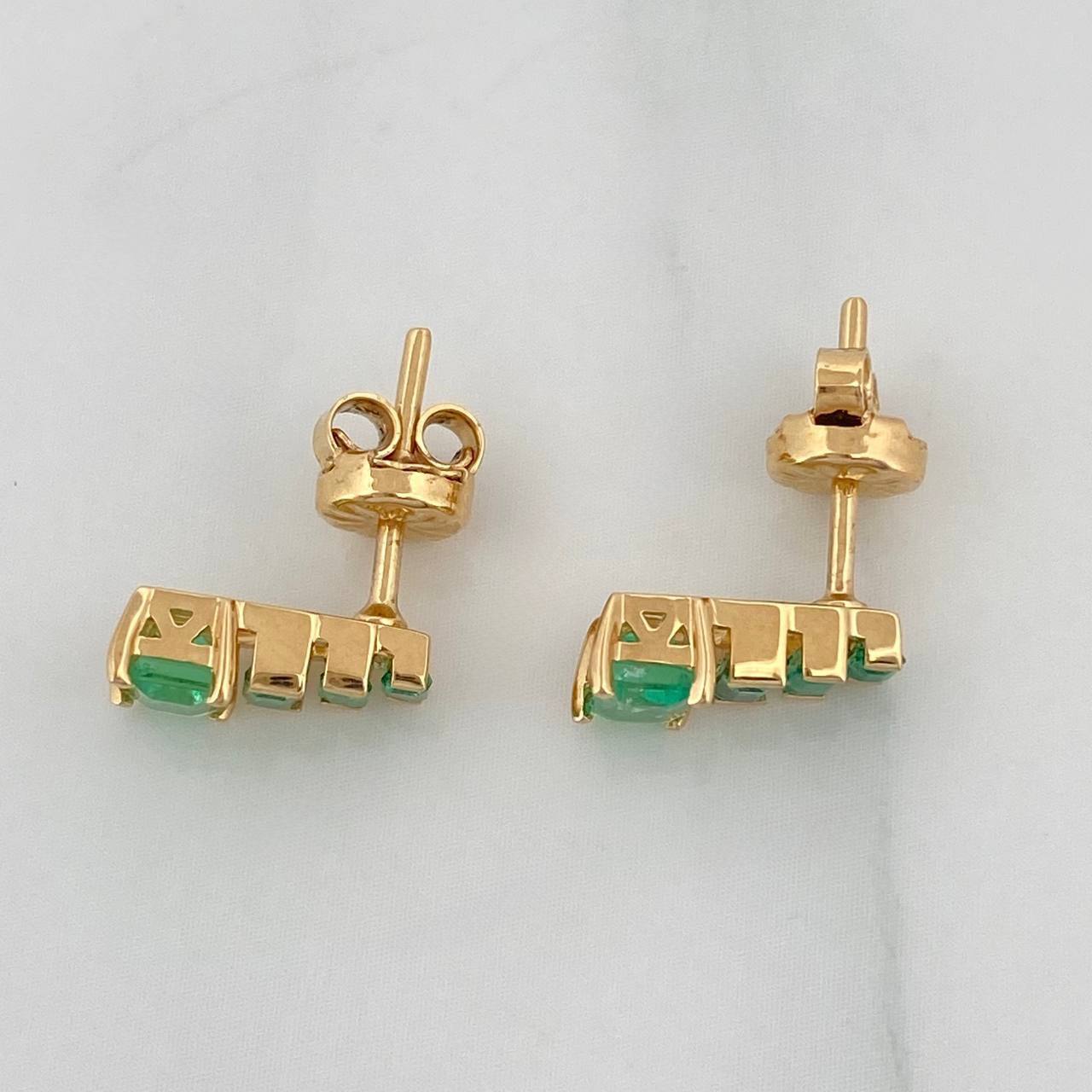 Topos Piramide Esmeraldas 99Pts 2.15 g / 4.4 mm Oro Amarillo 18K