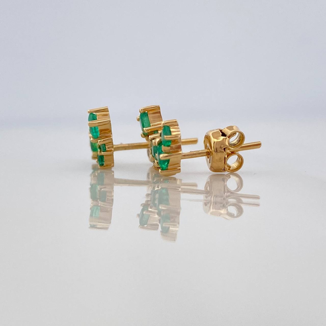 Topos Cuadros Esmeraldas 70Pts 2.35 g / 5.2 mm Oro Amarillo 18K