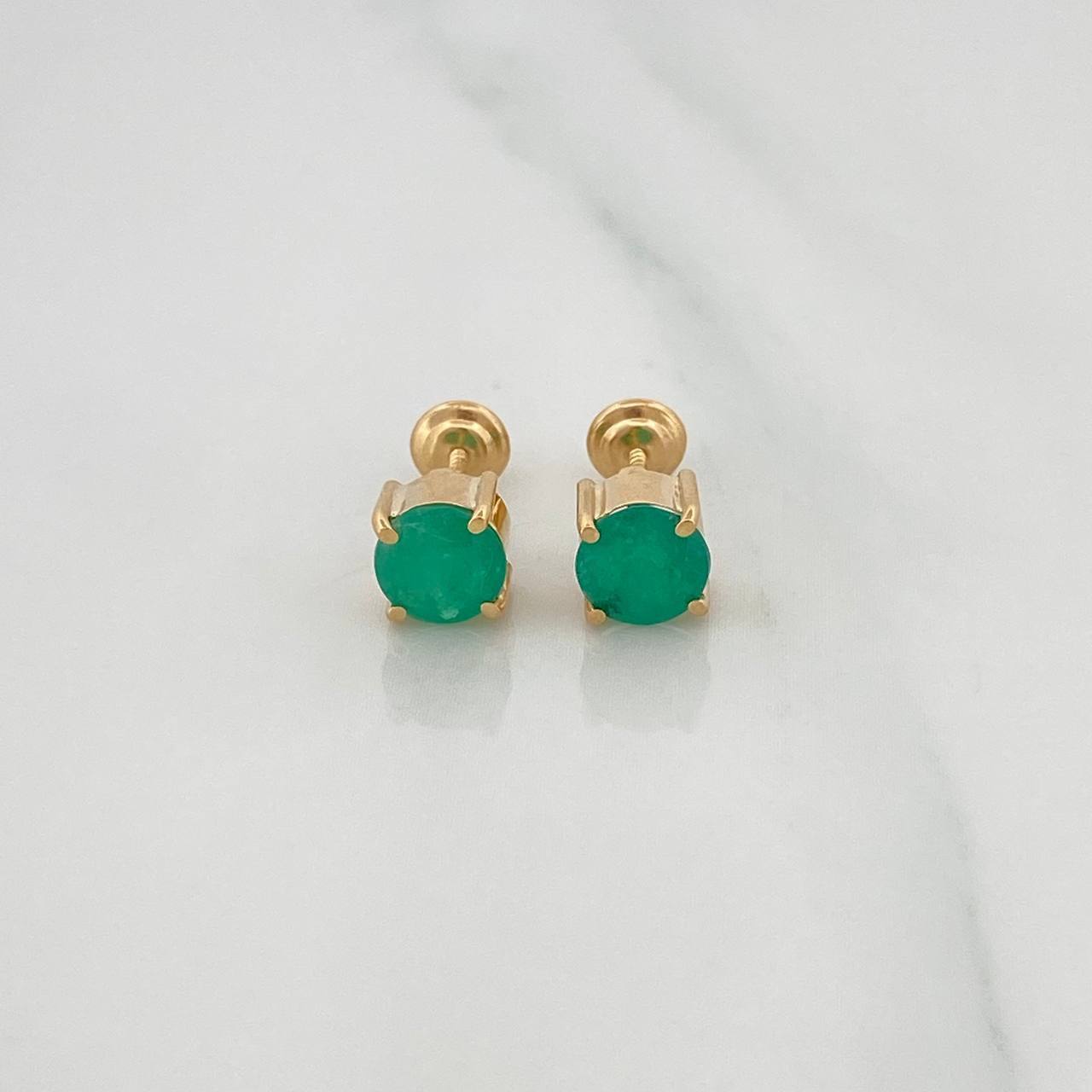 Topos Cuatro Garras Esmeraldas 155Qts 1.6 g / 6 mm Oro Amarillo 18K