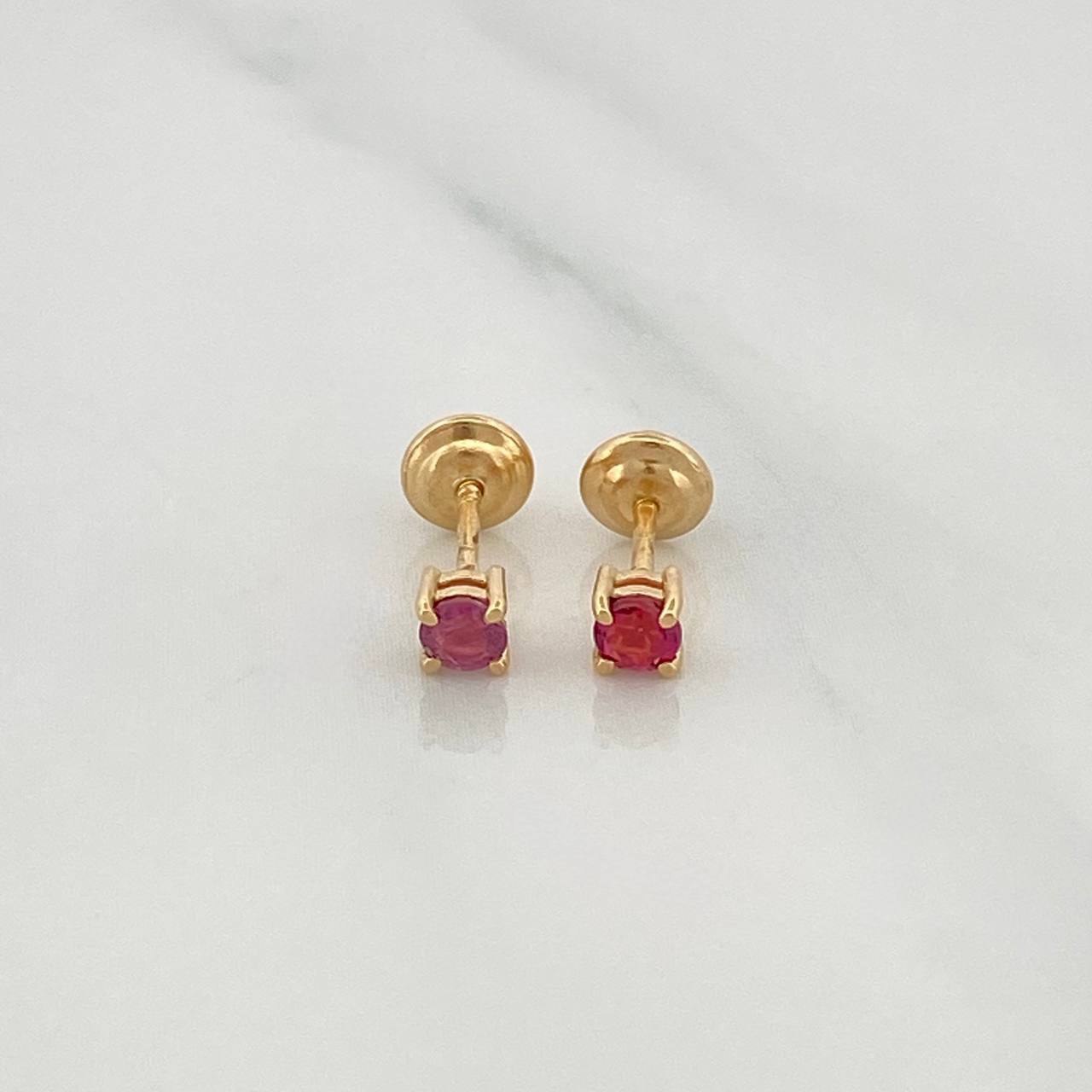 Topos Cuatro Garras Rubies 28Pts 0.7 g / 2.55 mm Oro Amarillo 18K