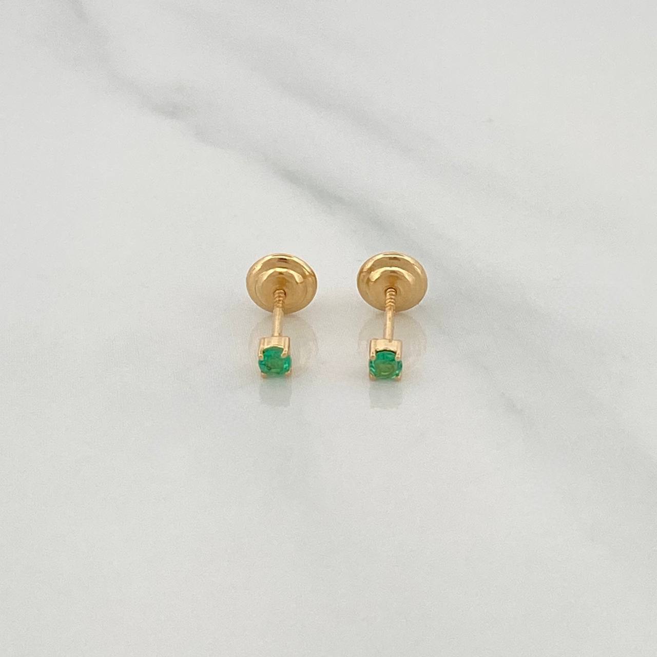 Topos Cuatro Garras Esmeraldas 07Pts 0.55 g / 1.65 mm Oro Amarillo 18K