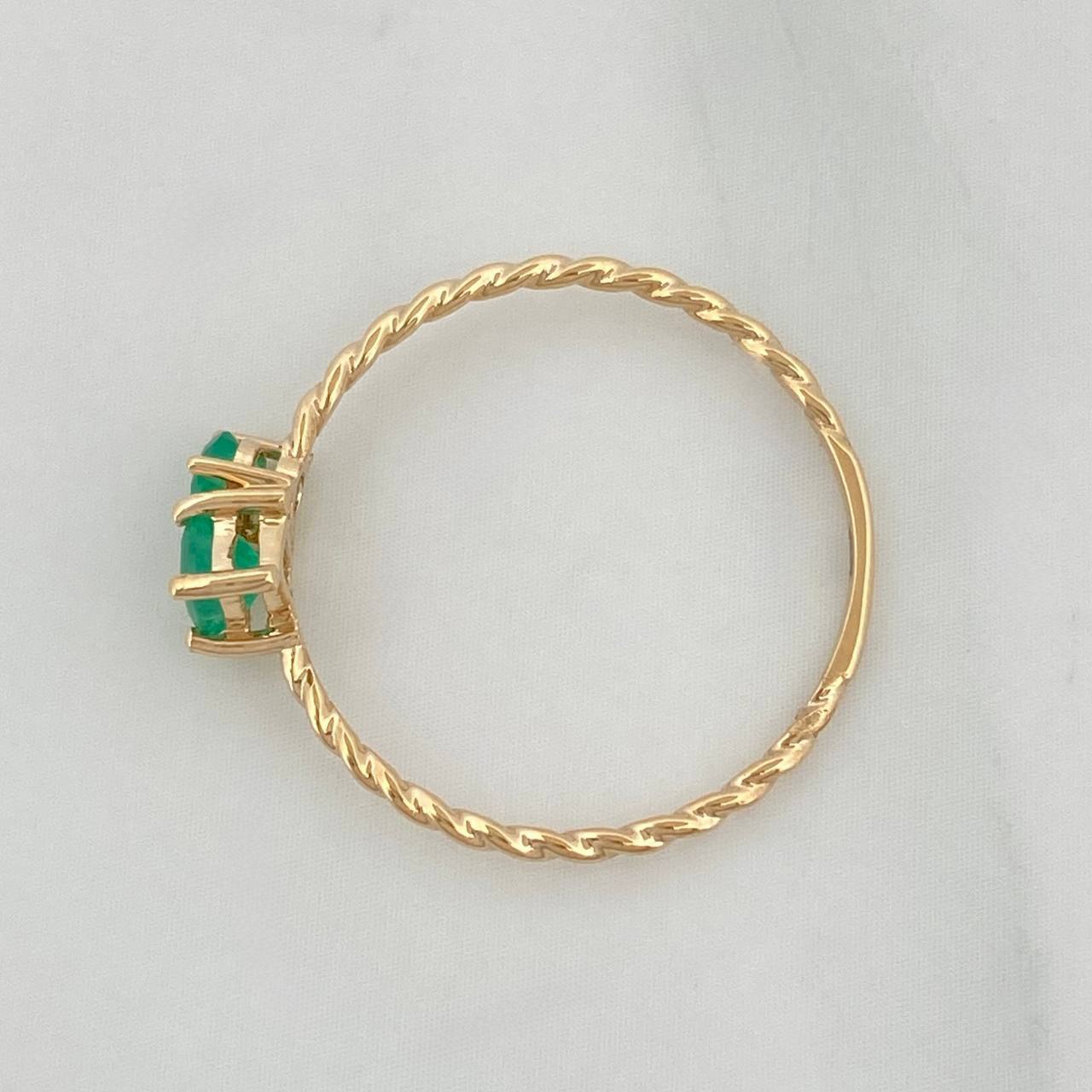 Anillo Figuras Esmeraldas 29Pts 0.95 g / T7 1/4 Oro Amarillo 18K