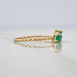 Anillo Figuras Esmeraldas 29Pts 0.95 g / T7 1/4 Oro Amarillo 18K