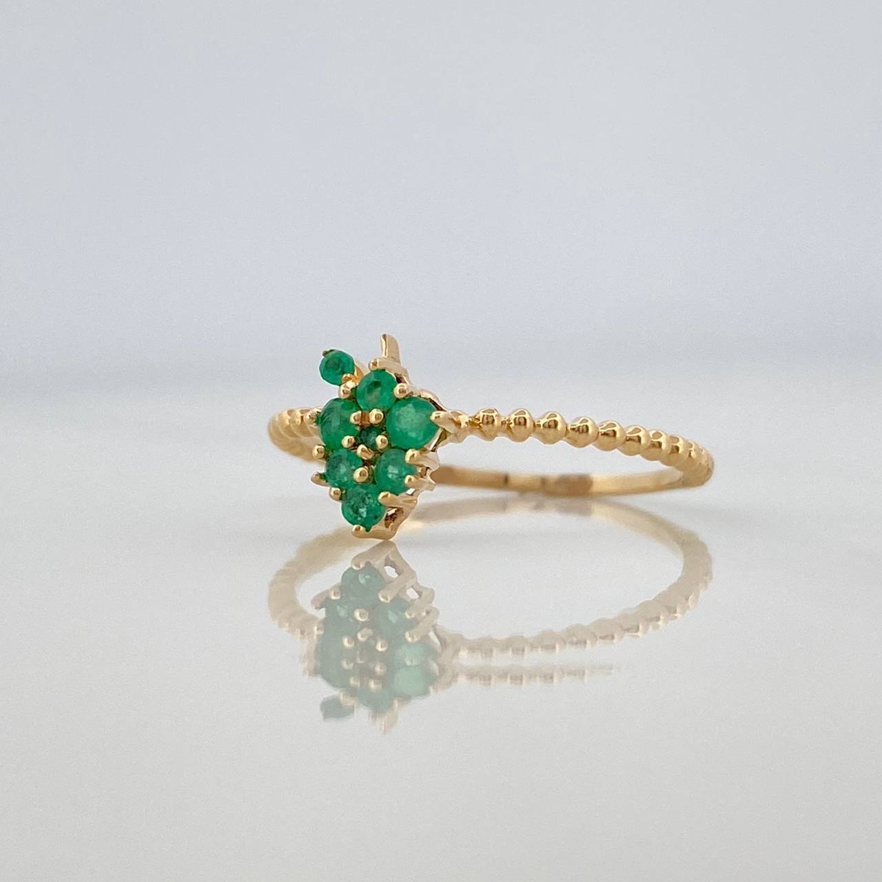 Anillo Uvas Esmeraldas 16Pts 1 g / T5 Oro Amarillo 18K