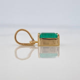 Dije Cuadrado Esmeralda 85Pts 0.9 g / 1.5 cm Oro Amarillo 18K