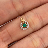 Dije Circulo Corazon Esmeralda 12Pts Diamantes 06Pts 0.75 g / 1 cm  Dos Oros Amarillo Blanco18K