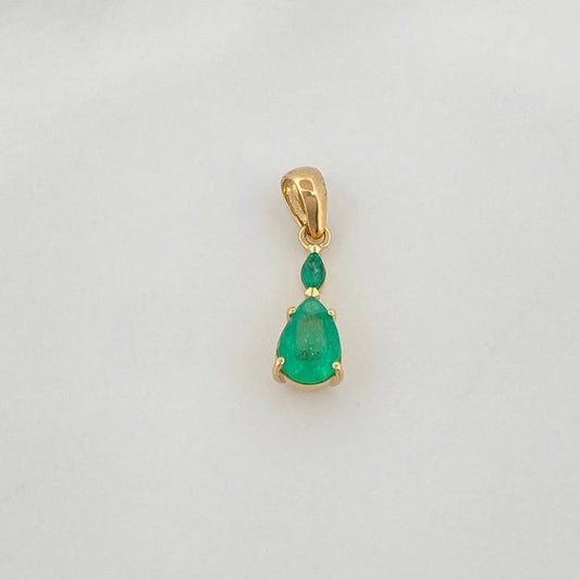 Dije Lagrima Esmeralda 77Pts 1.05 g / 2 cm Oro Amarillo 18K