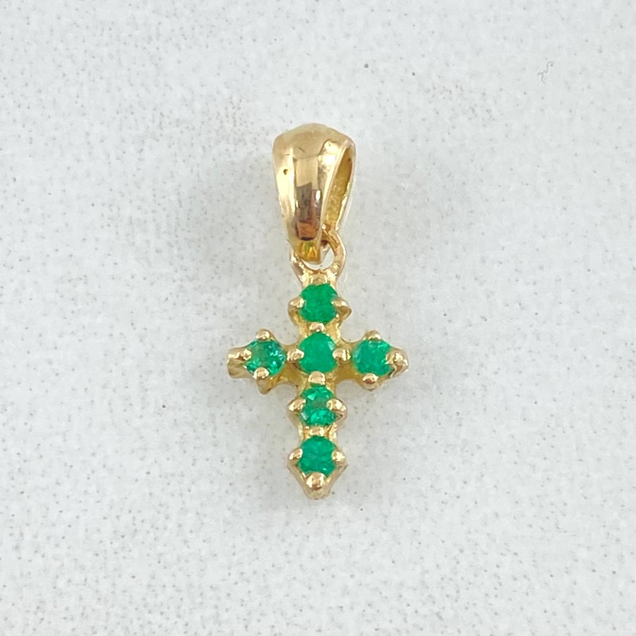 Dije Cruz Punteada Esmeraldas 12pts 0.5gr / 1.4cm / Oro 18K ©