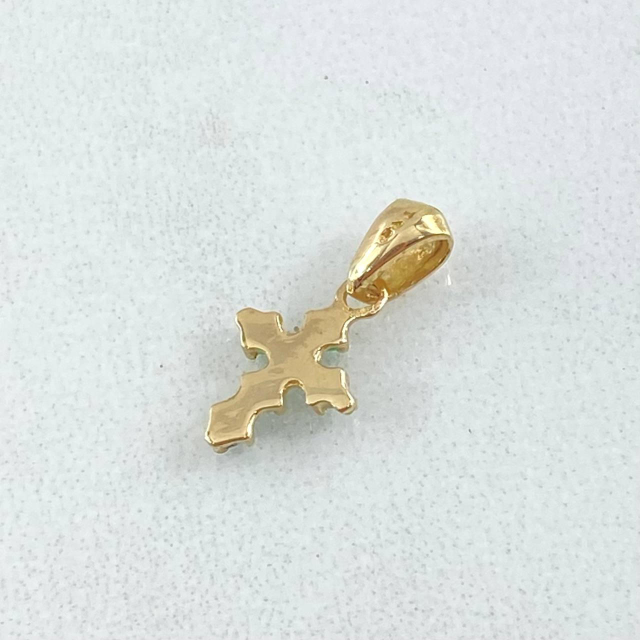Dije Cruz Punteada Esmeraldas 12pts 0.5gr / 1.4cm / Oro 18K ©