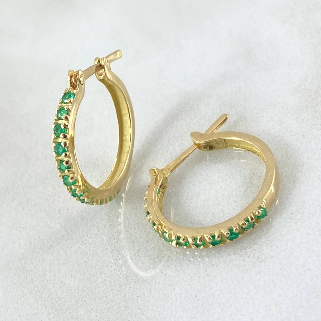 Candongas Carril Esmeraldas 1 Qts 2.35gr / 1.7cm / Oro 18K ©