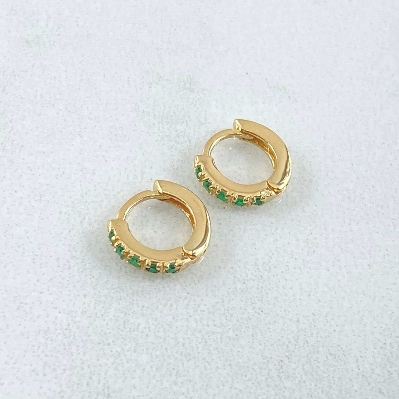 Candongas Carril Esmeraldas 16pts 1gr / 0.7cm / Oro 18K ©