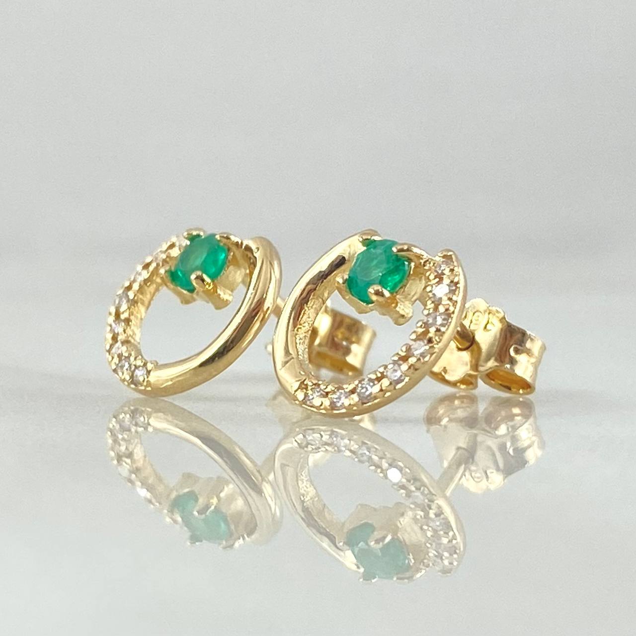 Topos Aro Parcial Esmeraldas 24pts - Diamantes 30pts 1.55gr / Oro 18K ©